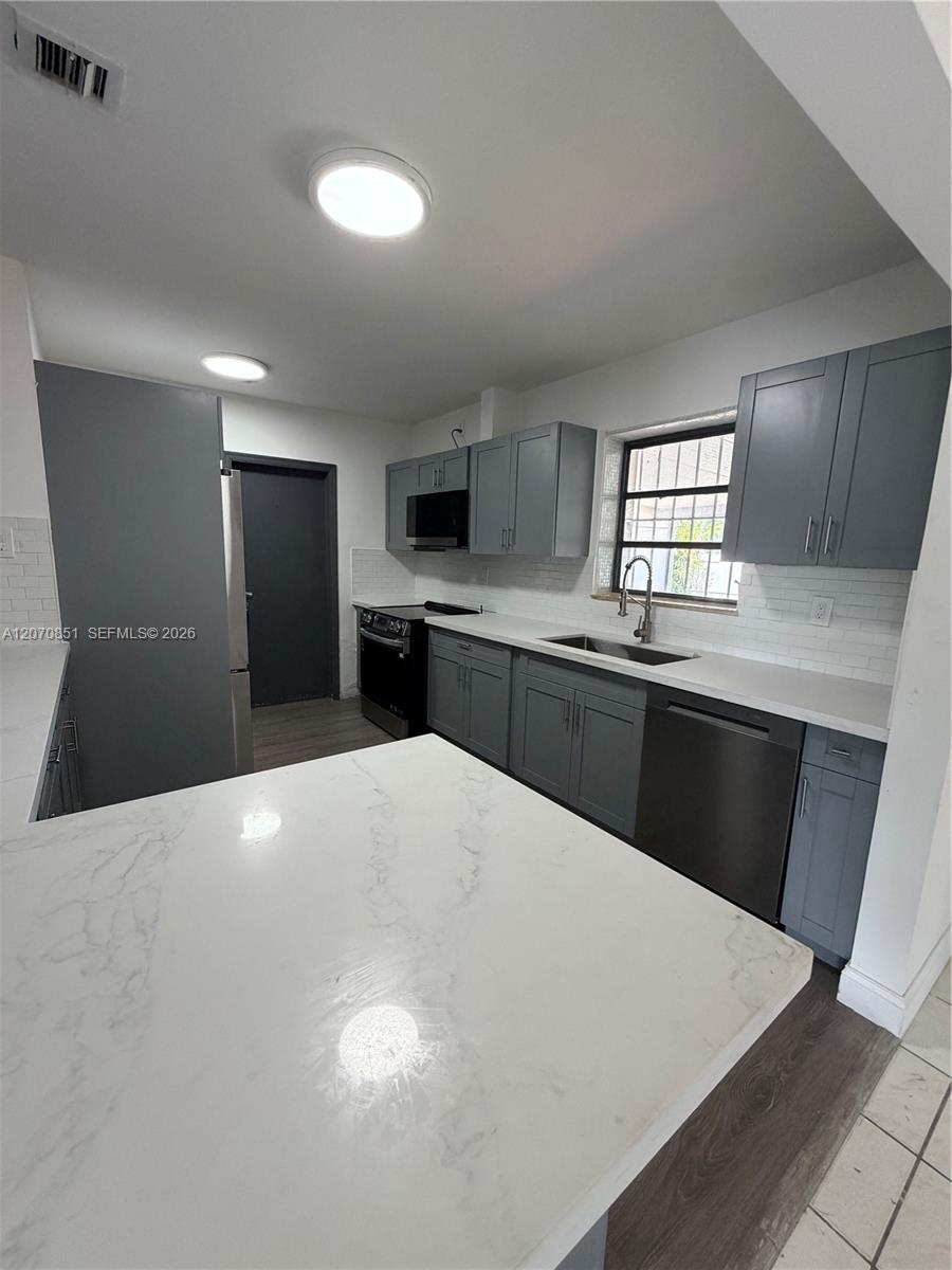 4175 Sw 87th Avenue 1 Property Photo 6
