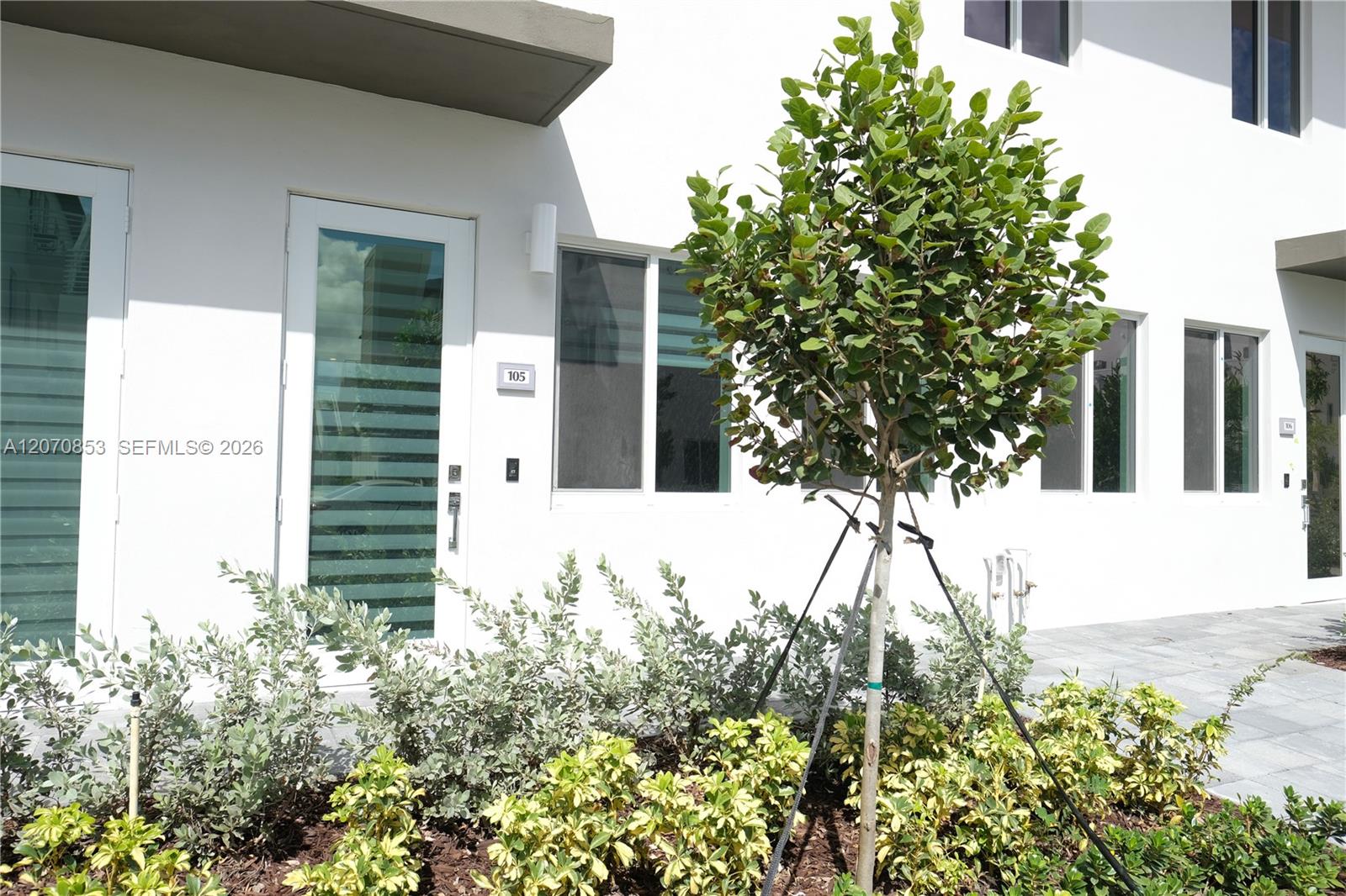 A12070853 Property Photo 2