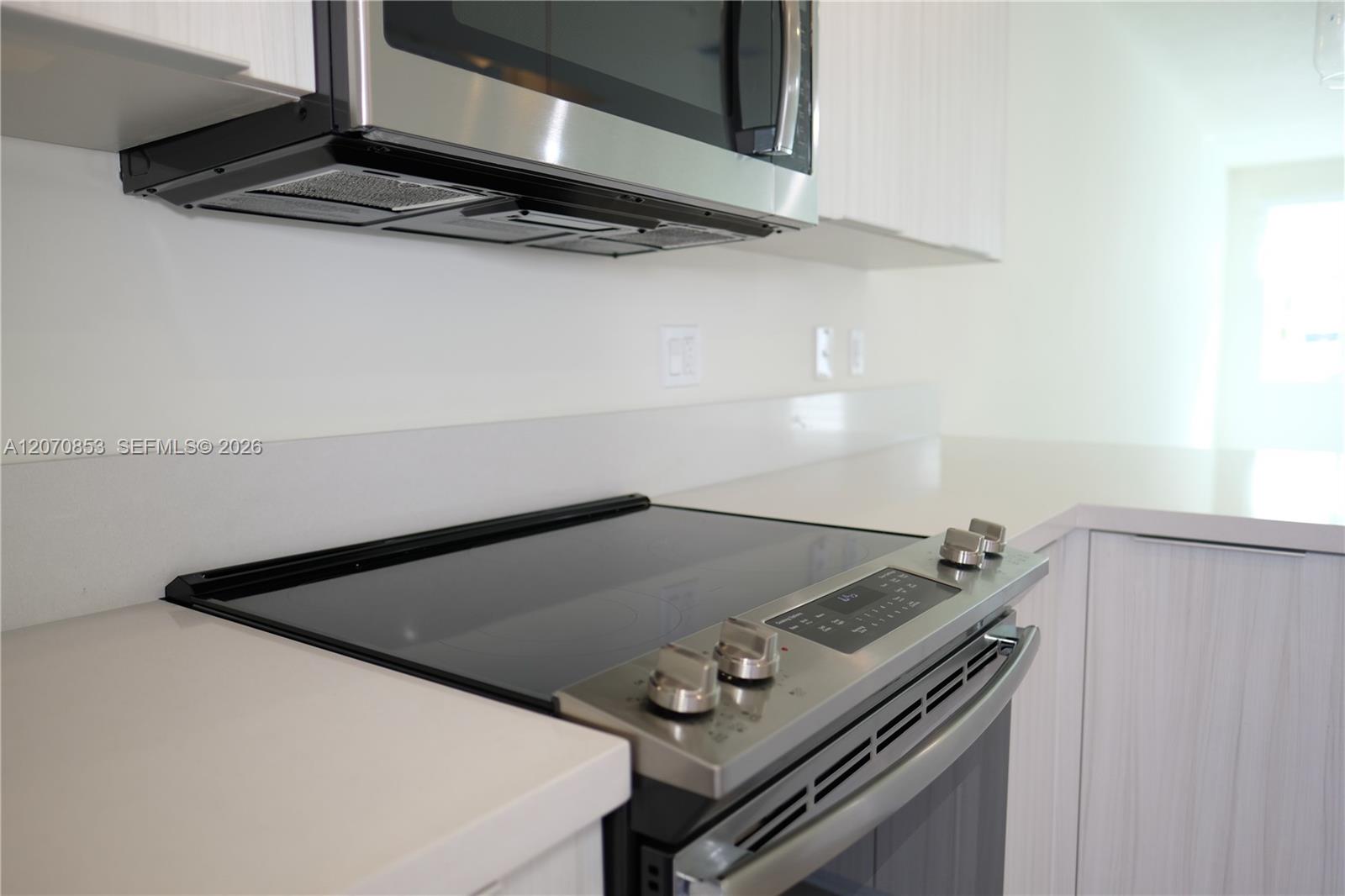 A12070853 Property Photo 8
