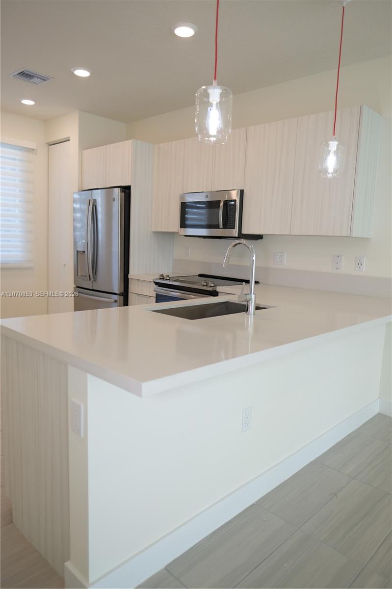 A12070853 Property Photo 9