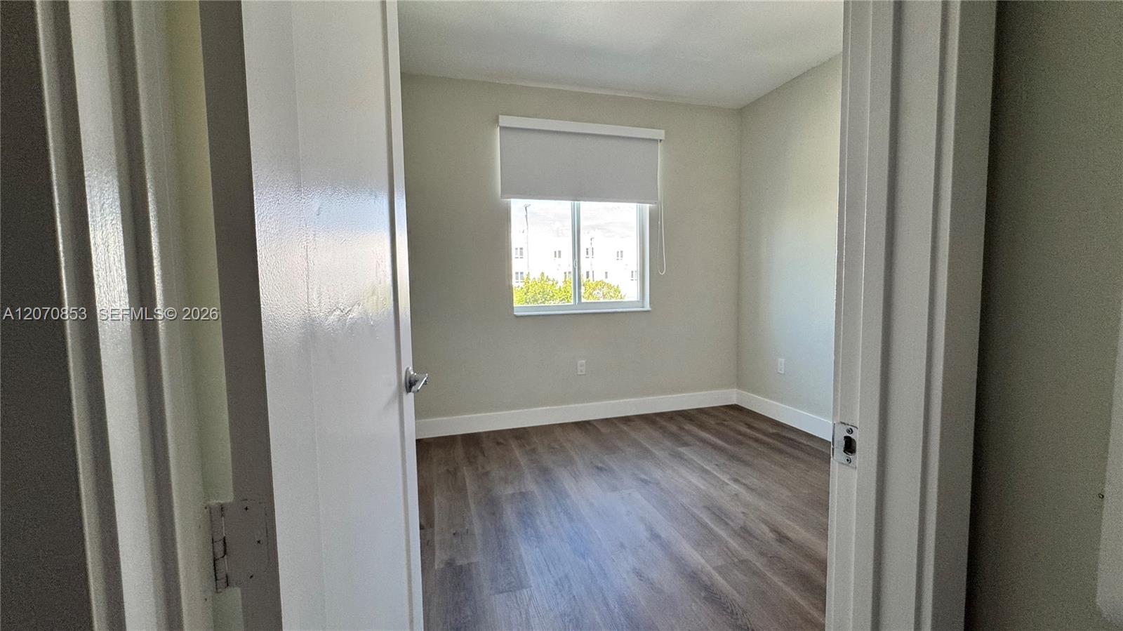 A12070853 Property Photo 14
