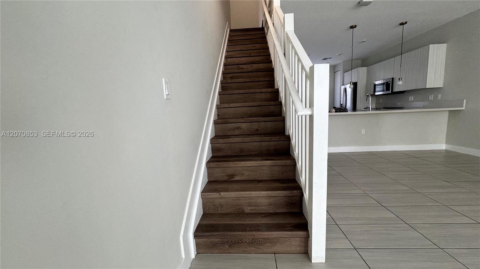 A12070853 Property Photo 14