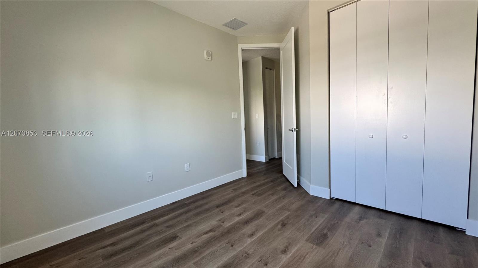 A12070853 Property Photo 15