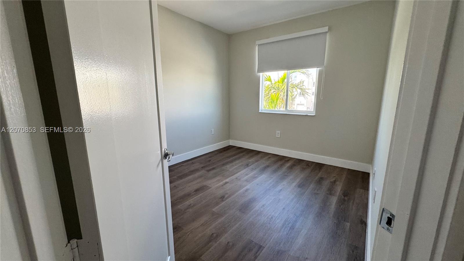A12070853 Property Photo 16