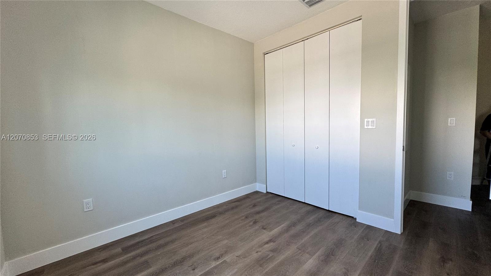 A12070853 Property Photo 22