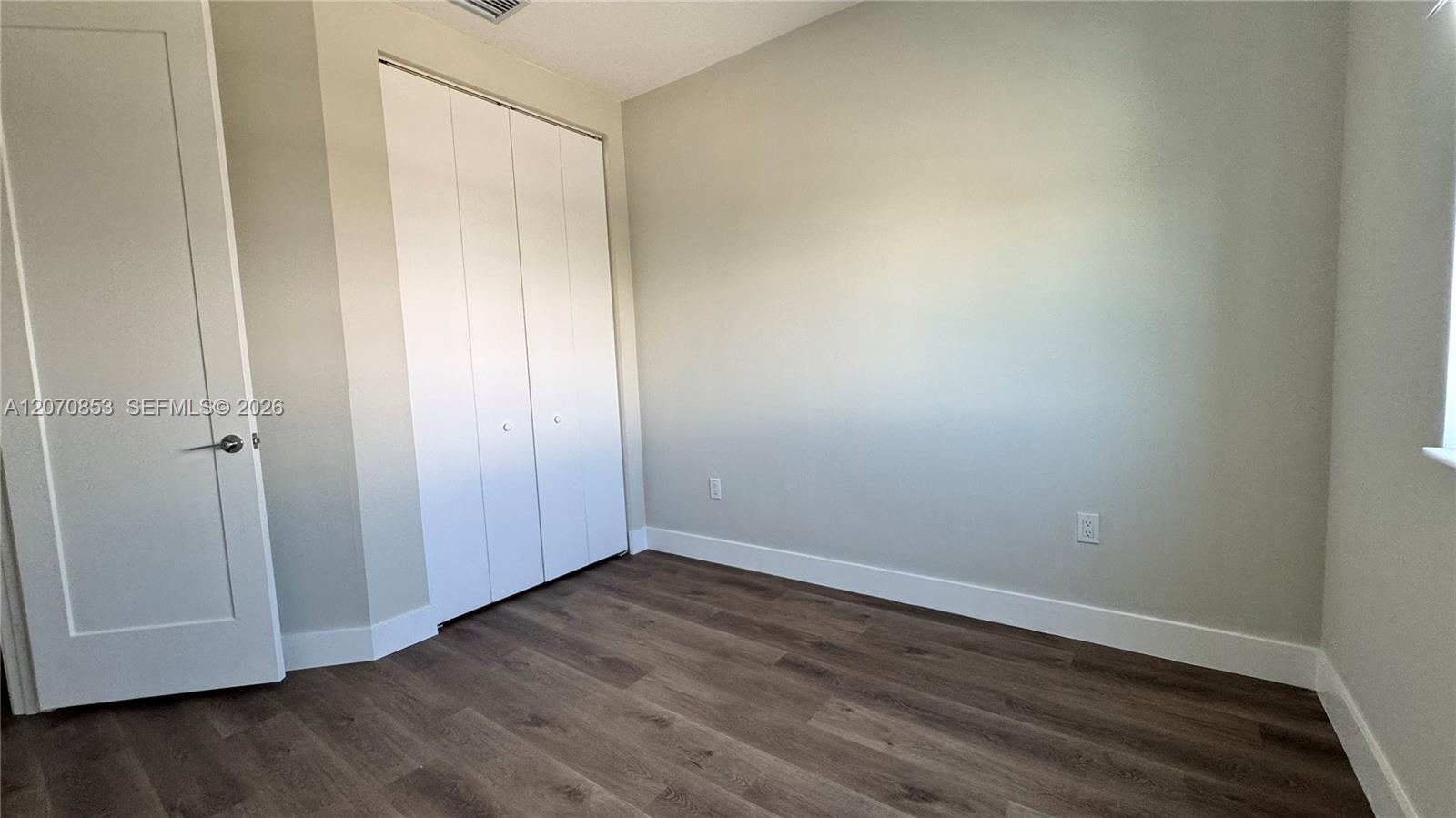 A12070853 Property Photo 26
