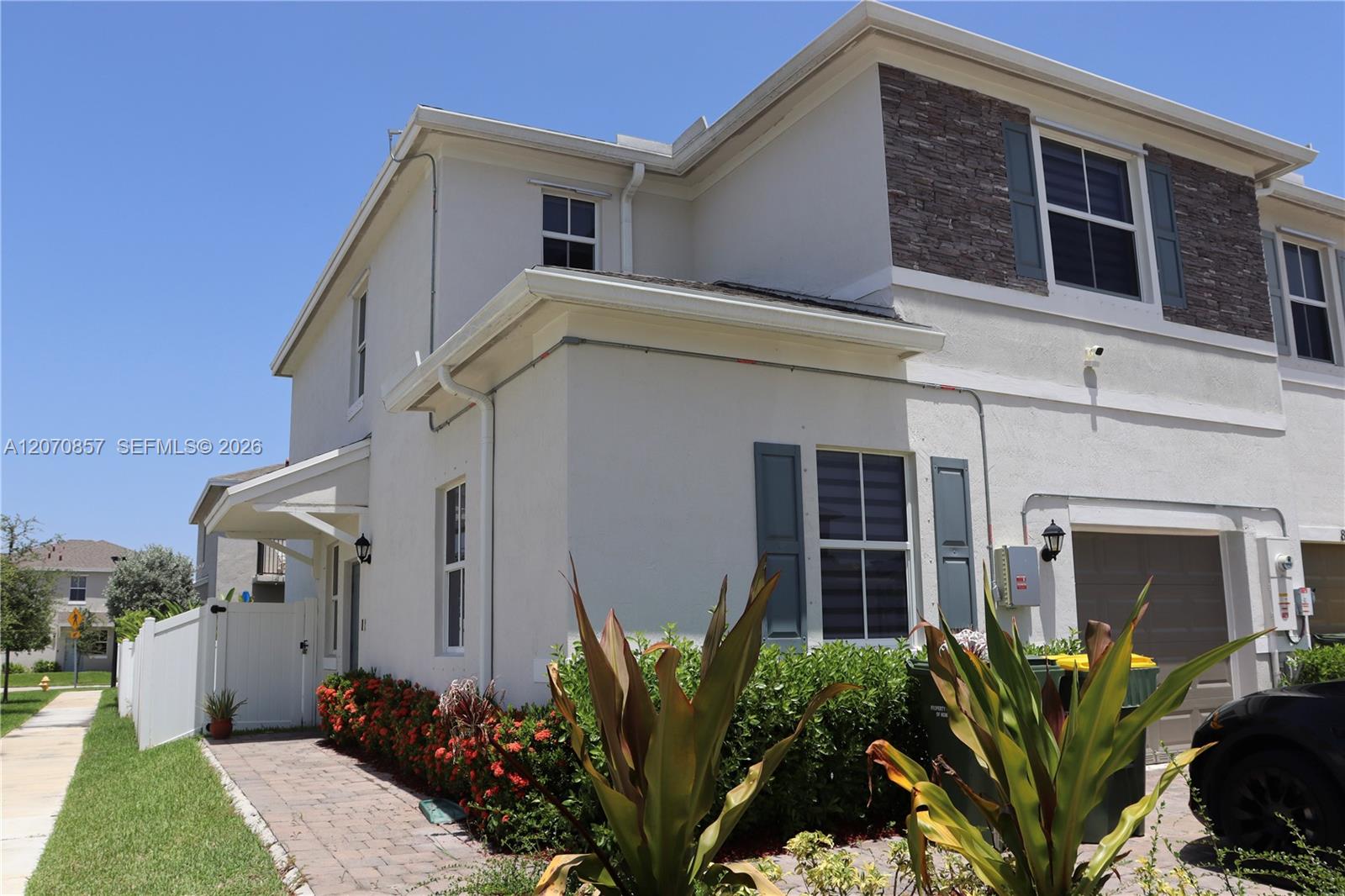 A12070857 Property Photo 1