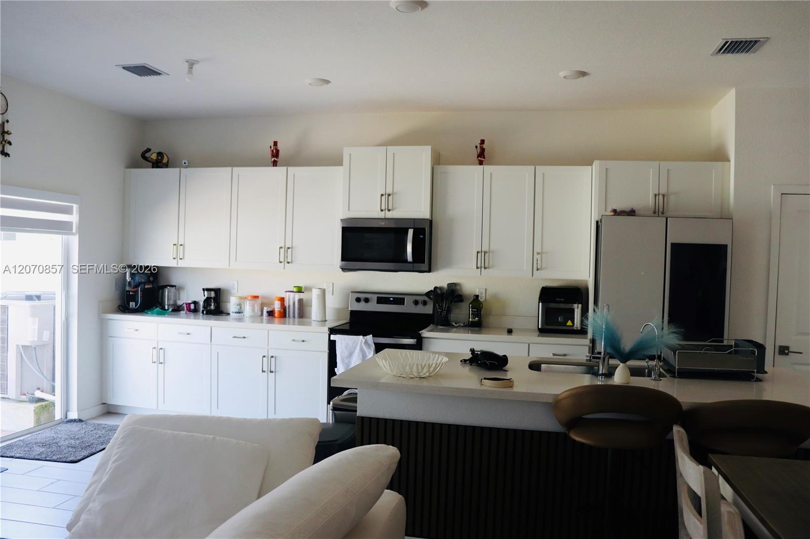 A12070857 Property Photo 5