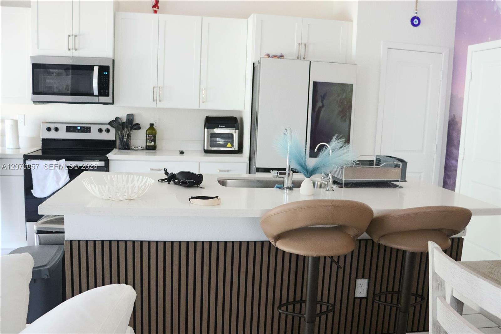 A12070857 Property Photo 9