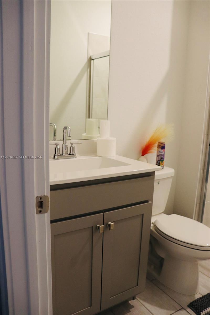 A12070857 Property Photo 20