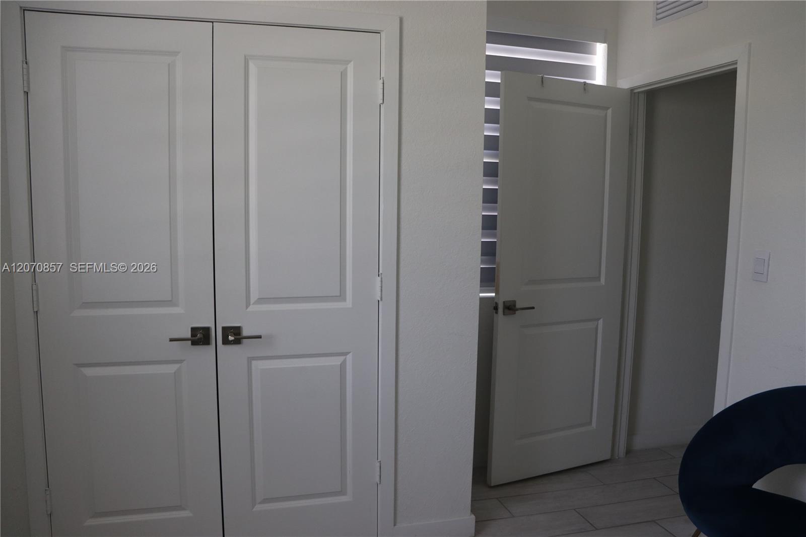 A12070857 Property Photo 24