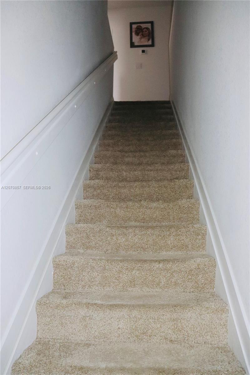 A12070857 Property Photo 25