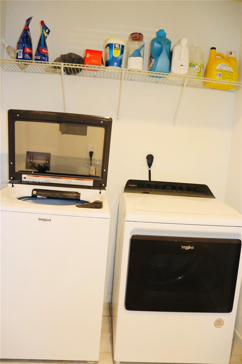 A12070857 Property Photo 31