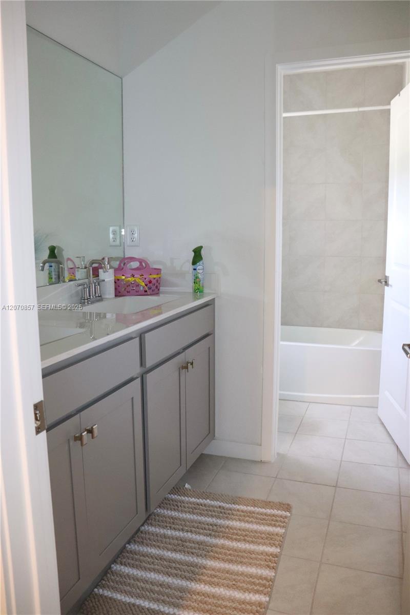 A12070857 Property Photo 34
