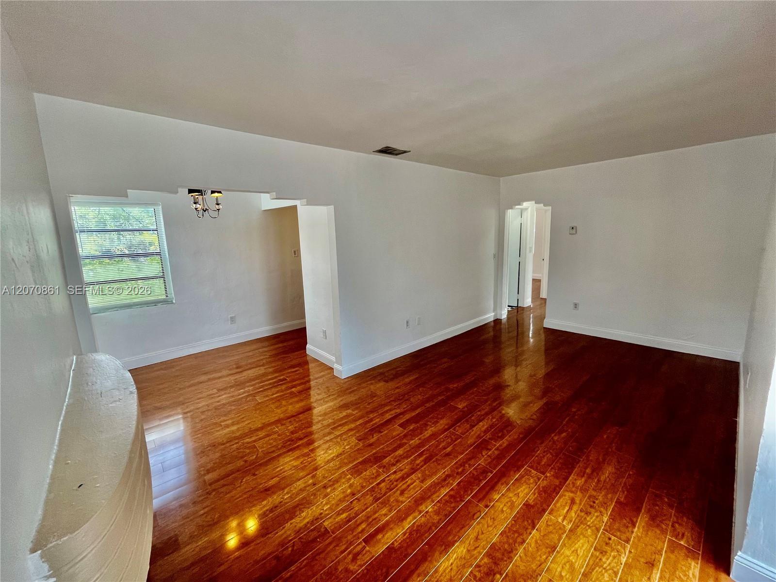 A12070861 Property Photo 4