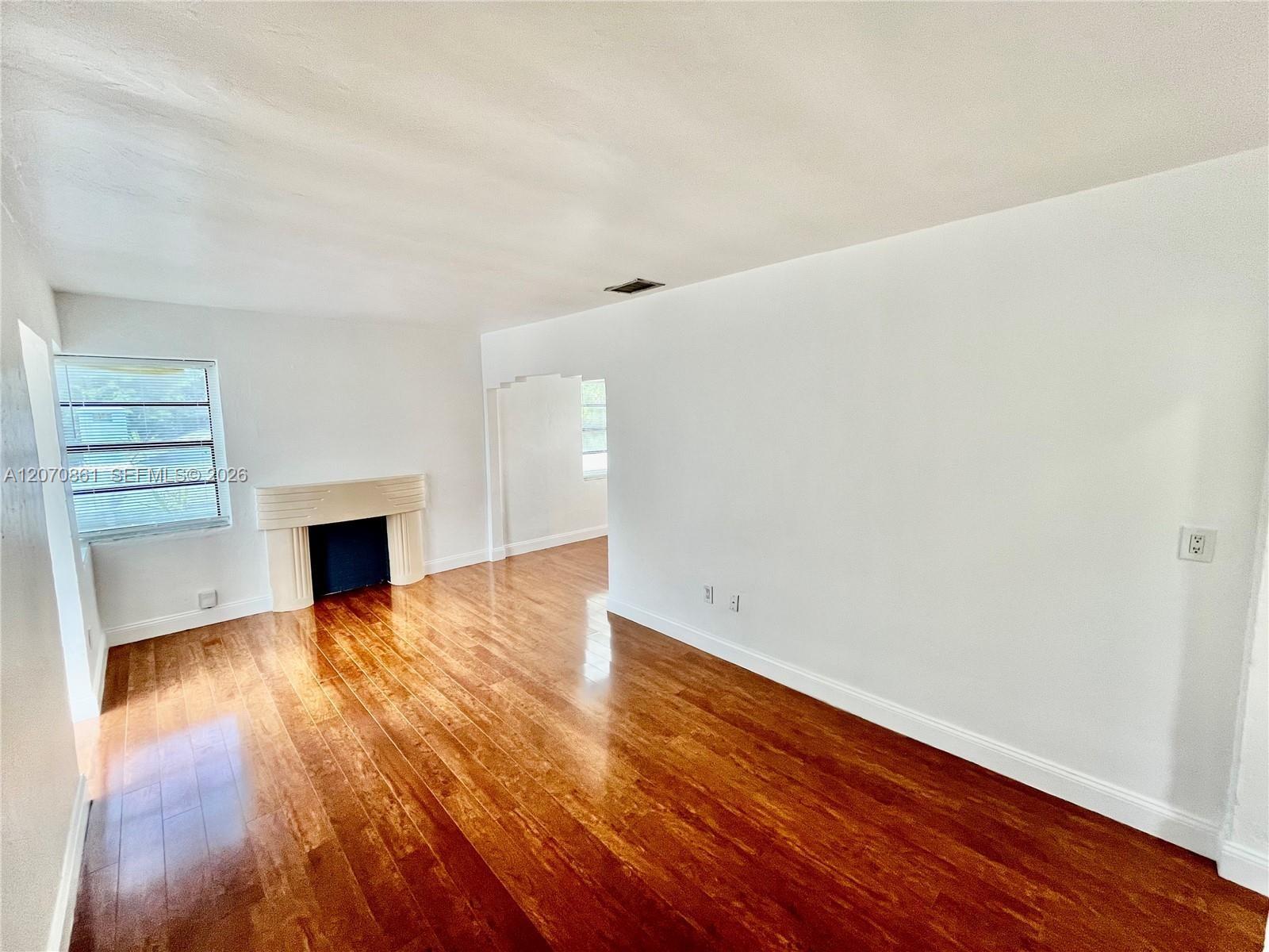 A12070861 Property Photo 6