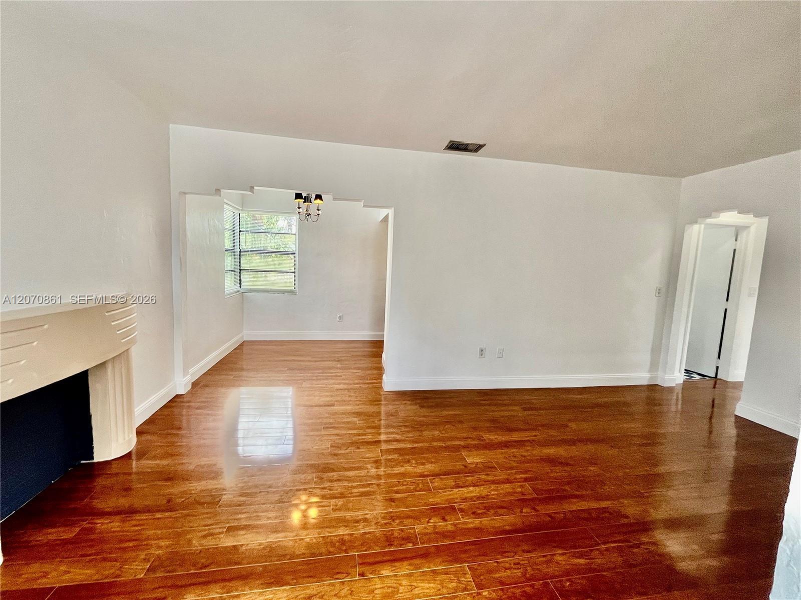 A12070861 Property Photo 8