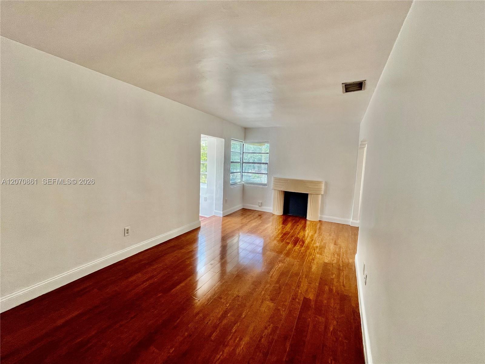 A12070861 Property Photo 16
