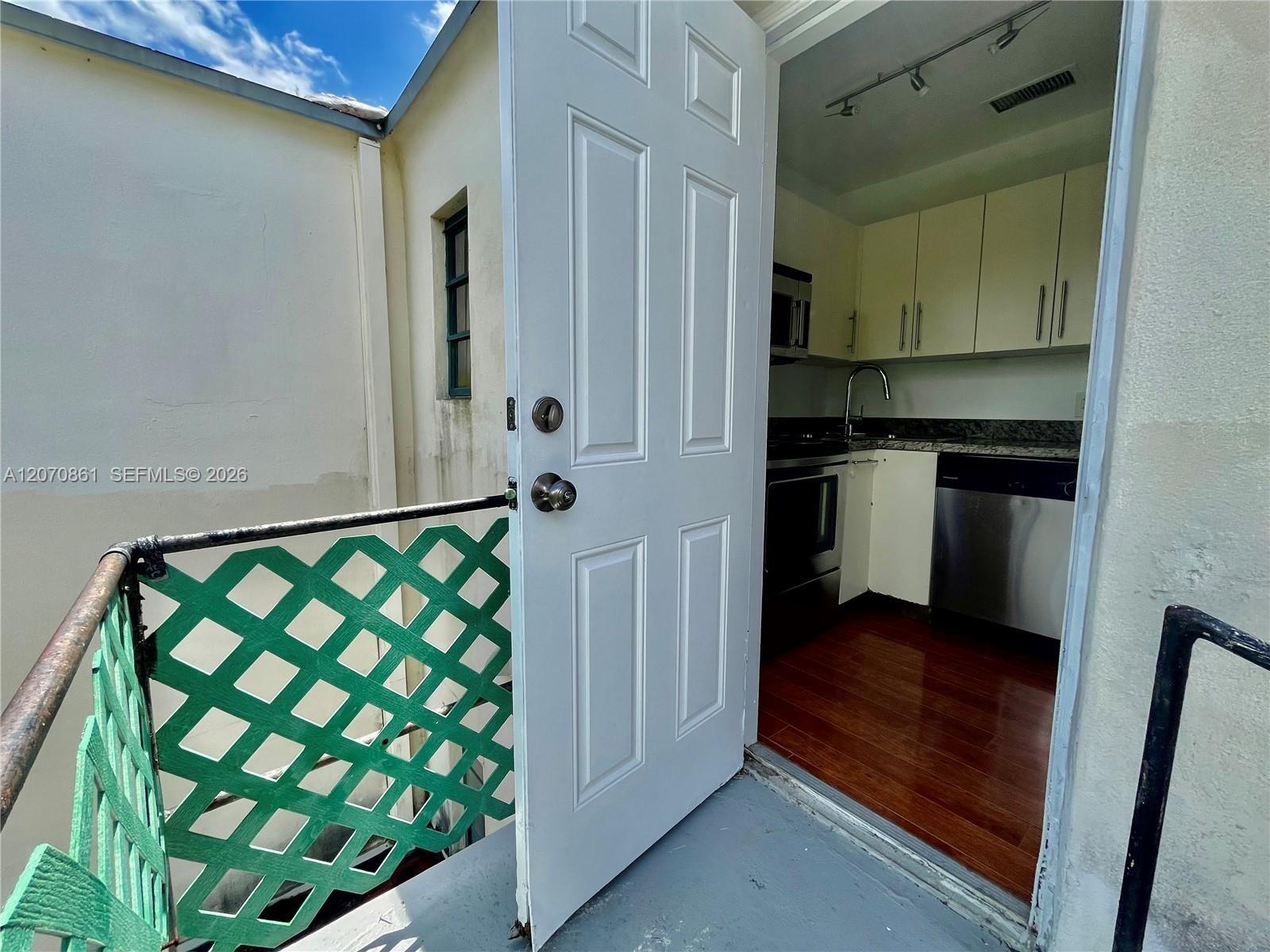 A12070861 Property Photo 18
