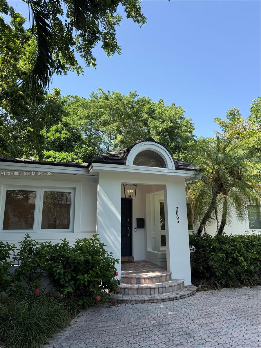 3865 Poinciana Avenue Property Photo 1