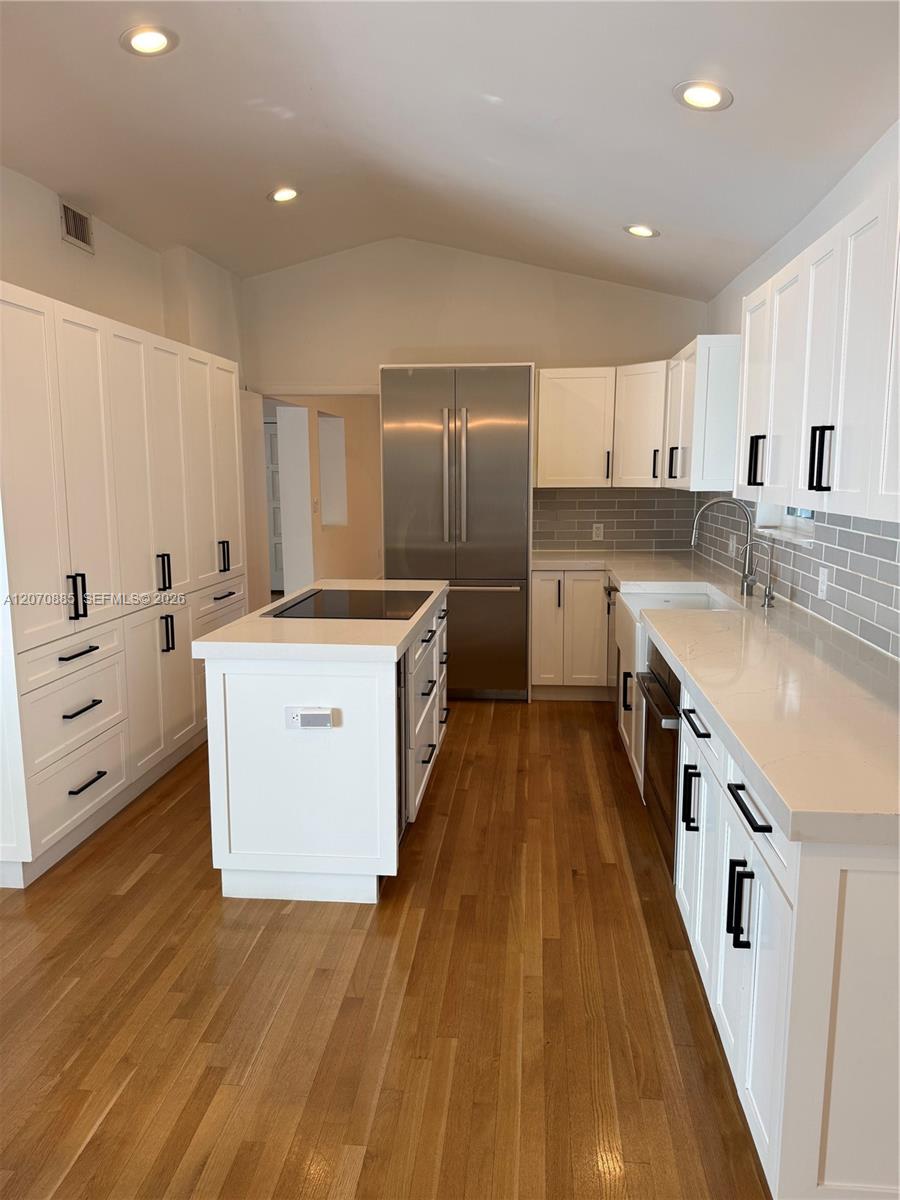 3865 Poinciana Avenue Property Photo 8