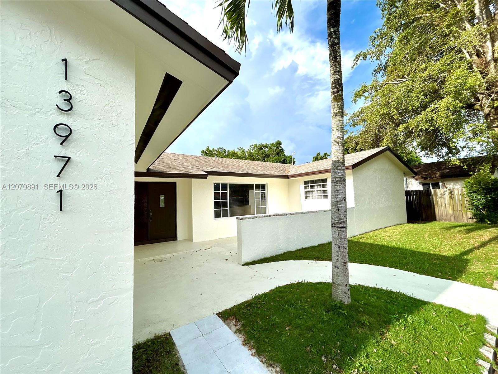 13971 Sw 112th Street 13971 Property Photo 3