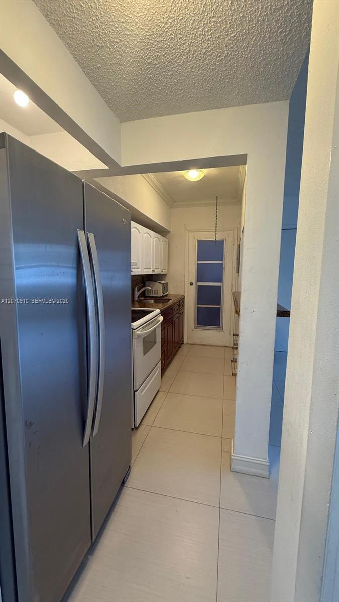 9241 Collins 1 Property Photo 13