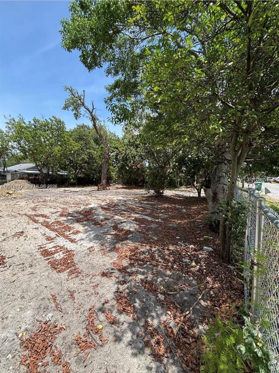 301 Ne 58 Street Property Photo 3