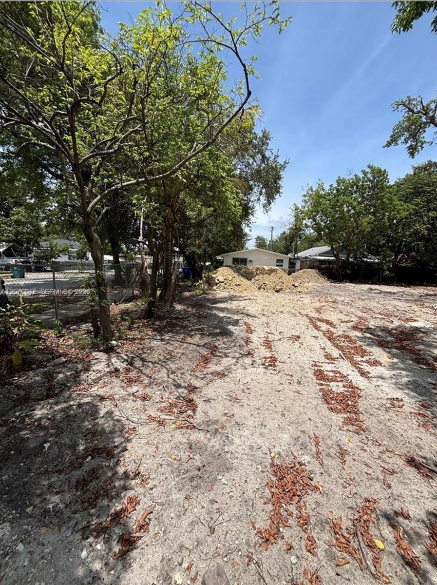 301 Ne 58 Street Property Photo 4