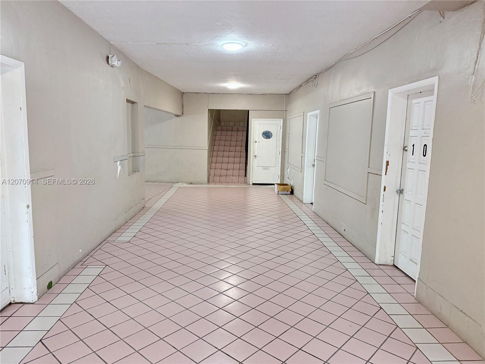 1905 1909 Harrison Street Property Photo 7