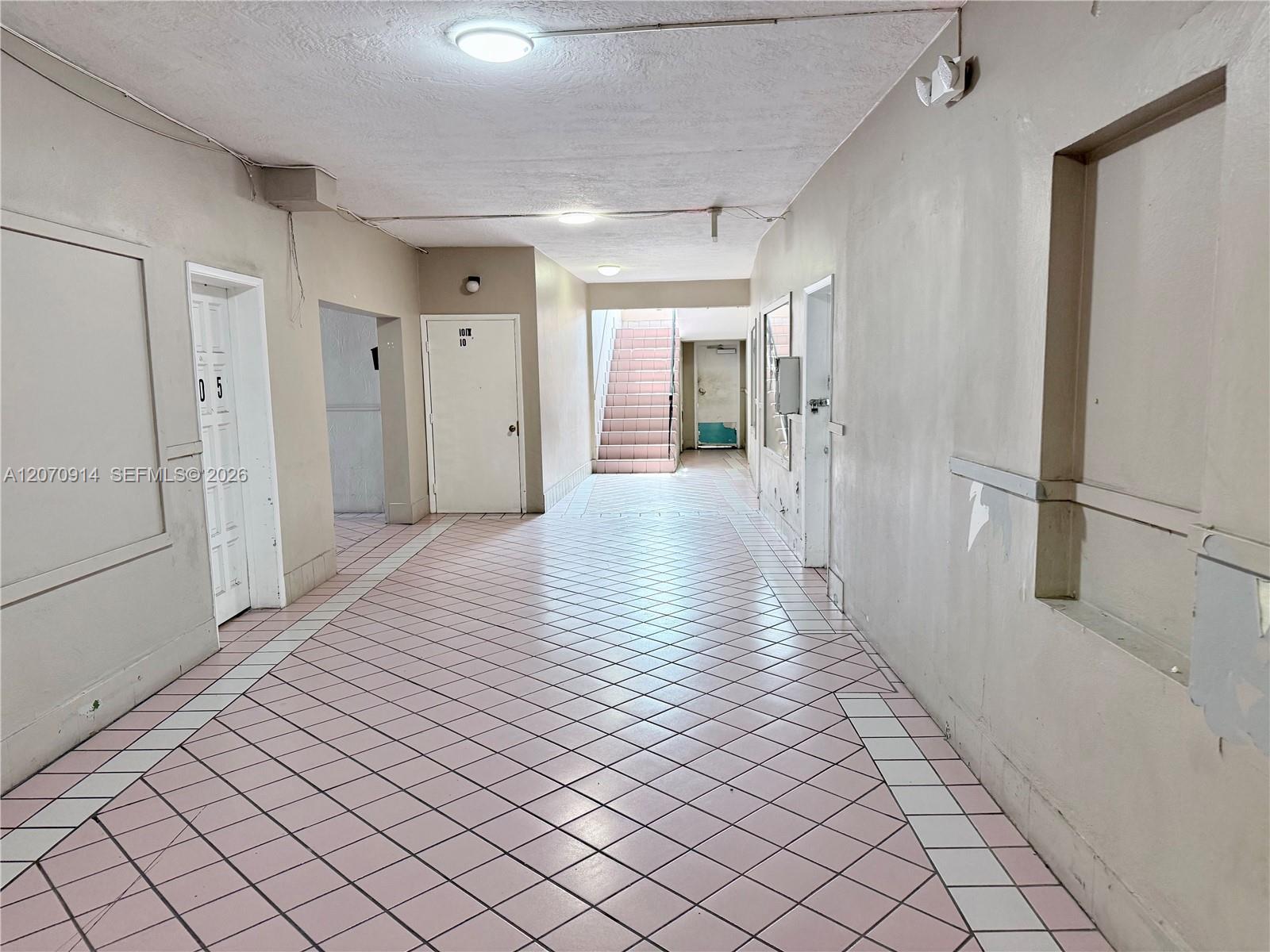 1905 1909 Harrison Street Property Photo 8