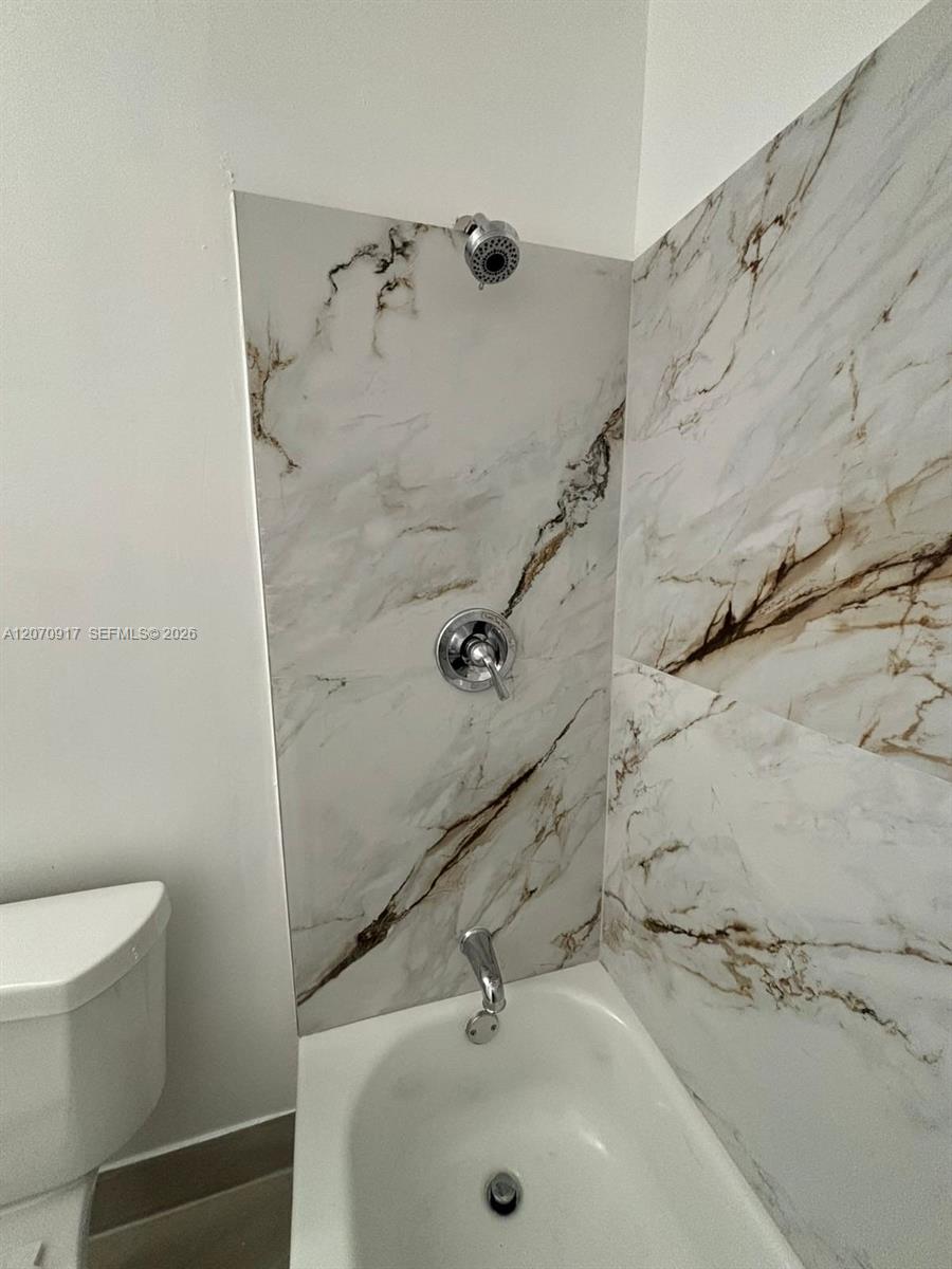 A12070917 Property Photo 6