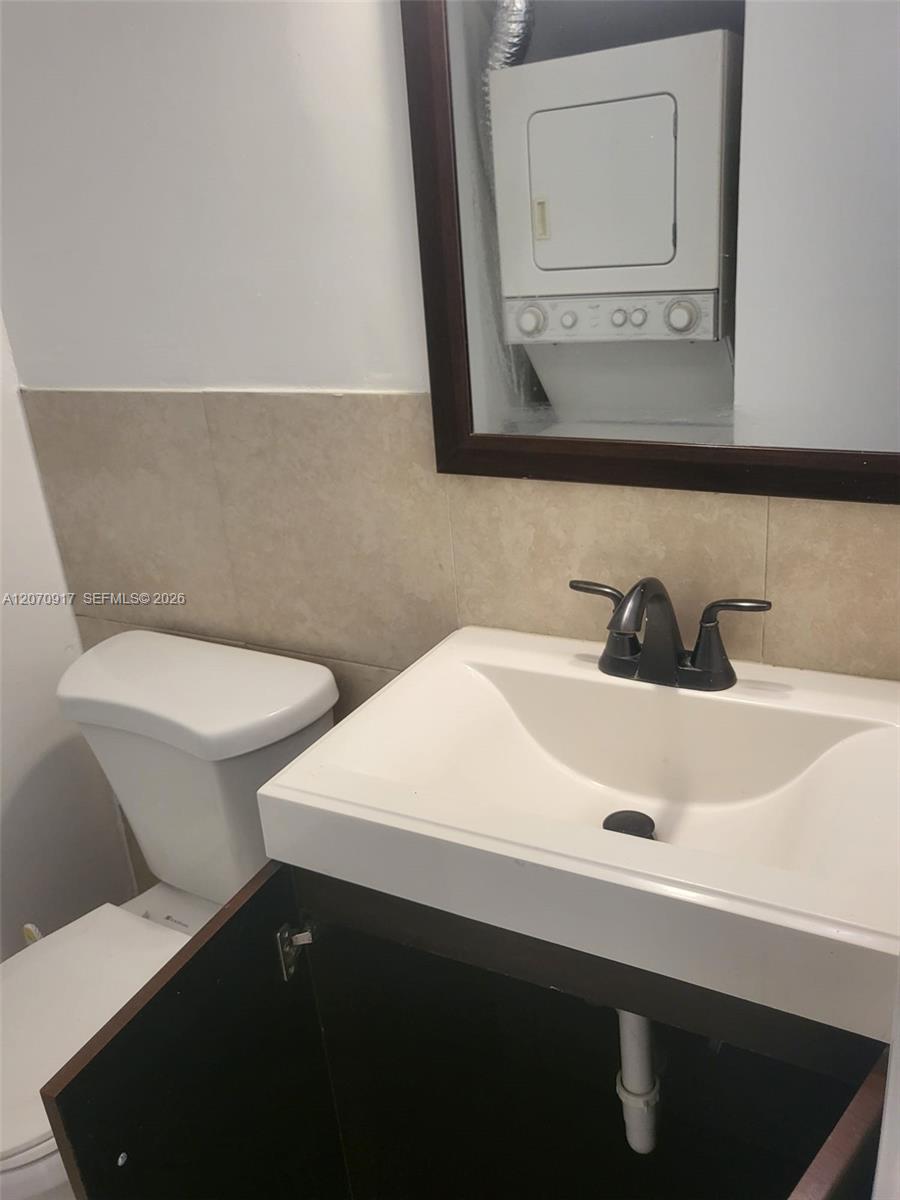 A12070917 Property Photo 9
