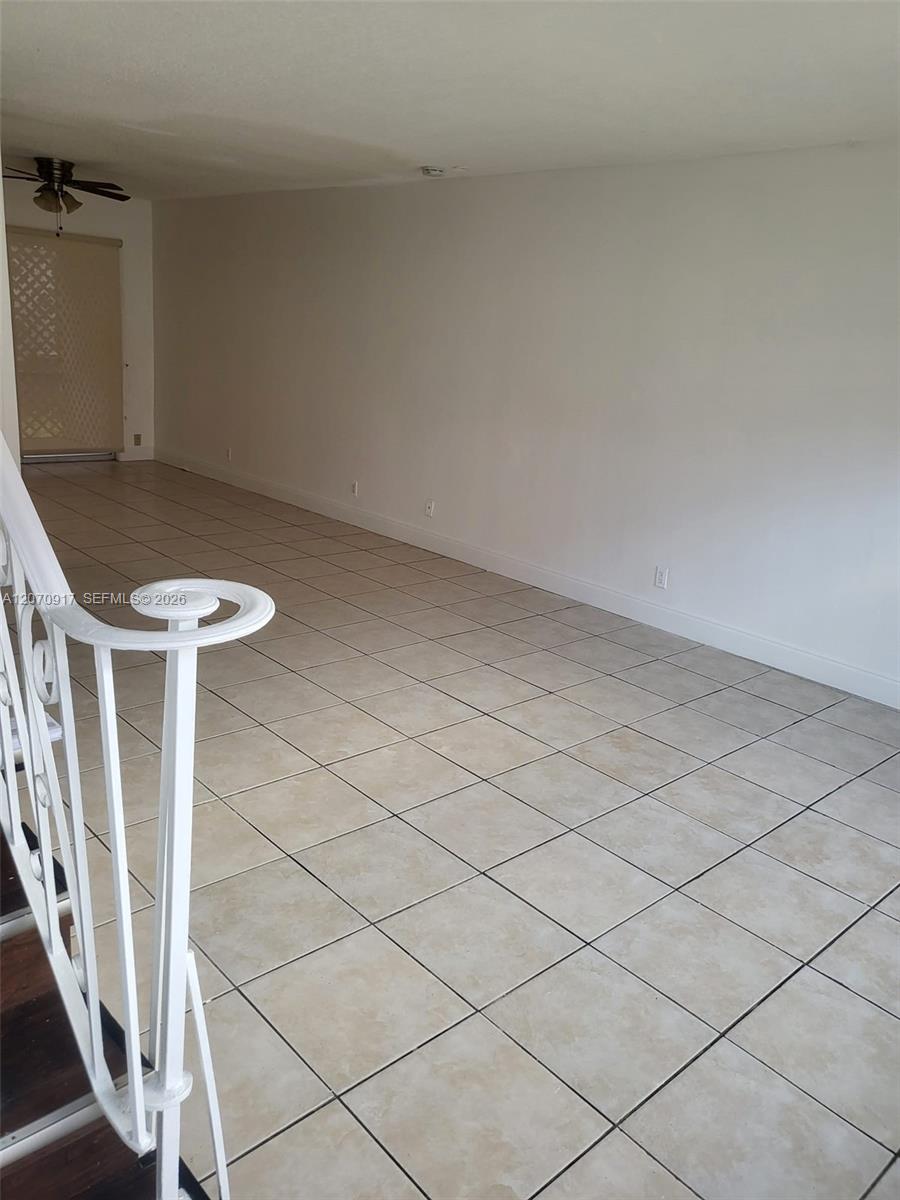 A12070917 Property Photo 10