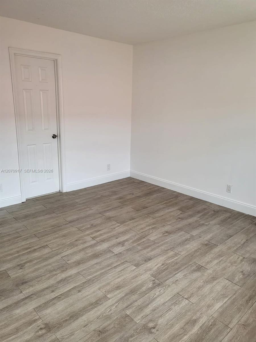 A12070917 Property Photo 39