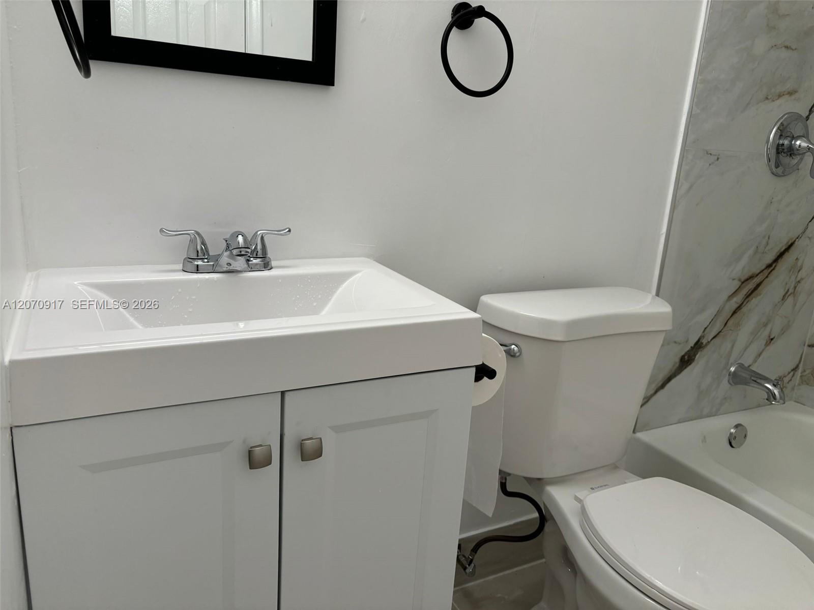 A12070917 Property Photo 40
