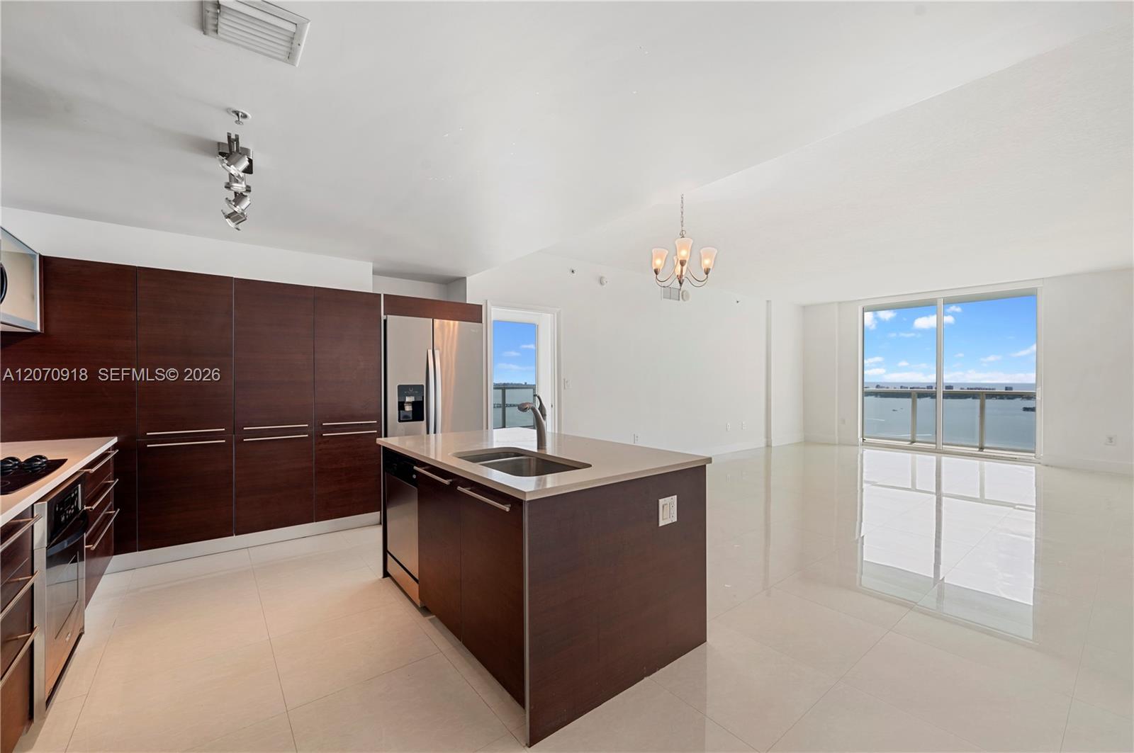 1900 N Bayshore Drive 4302 Property Photo 1