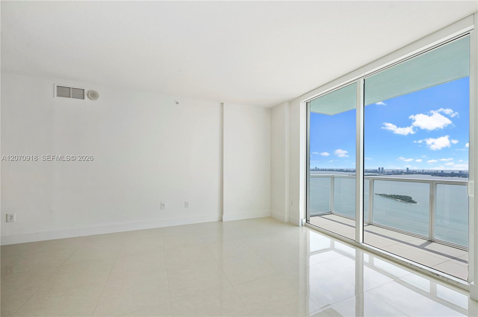 1900 N Bayshore Drive 4302 Property Photo 15