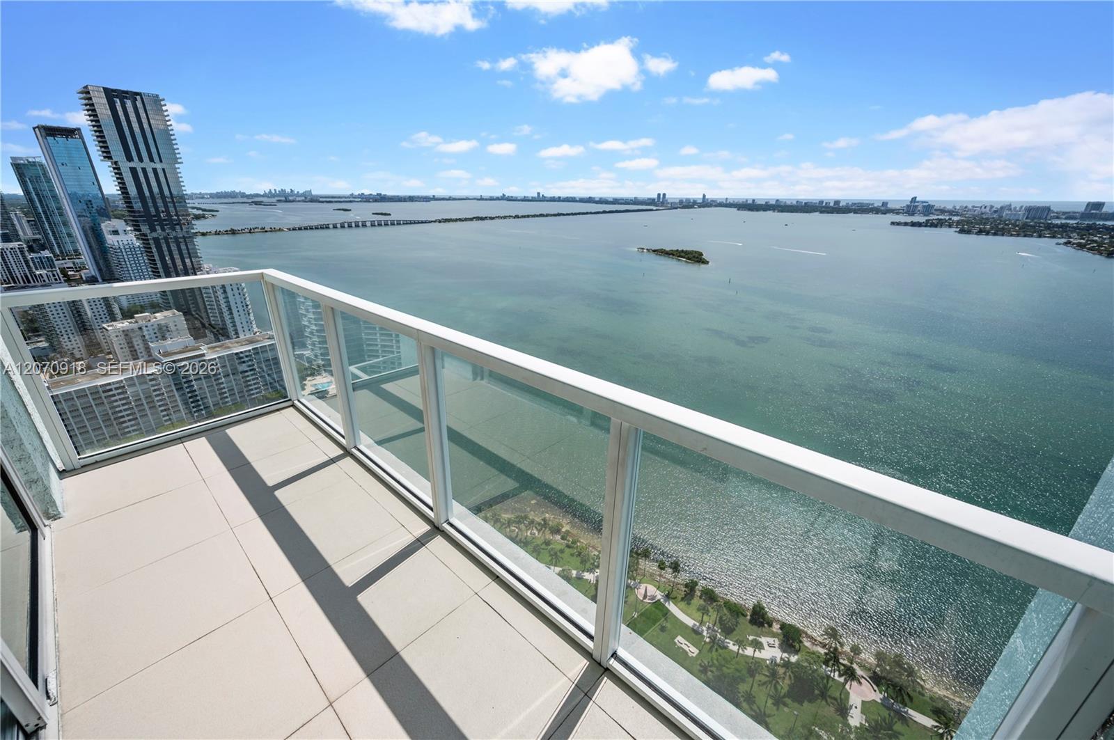 1900 N Bayshore Drive 4302 Property Photo 17