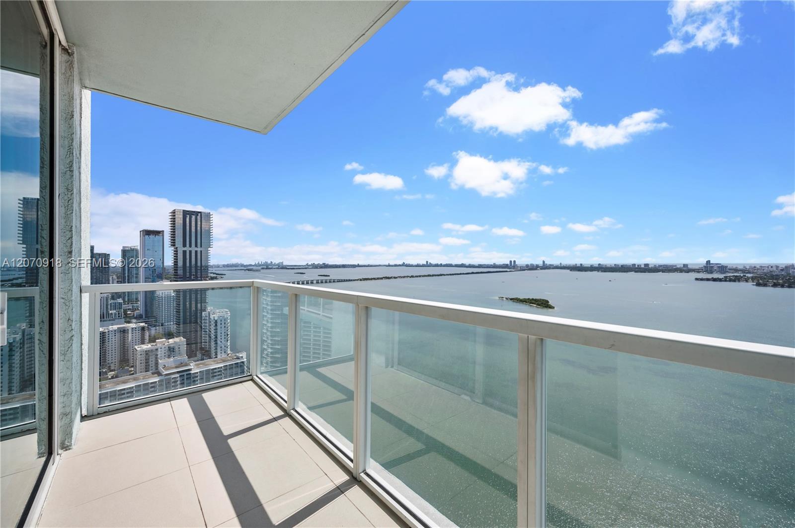 1900 N Bayshore Drive 4302 Property Photo 18
