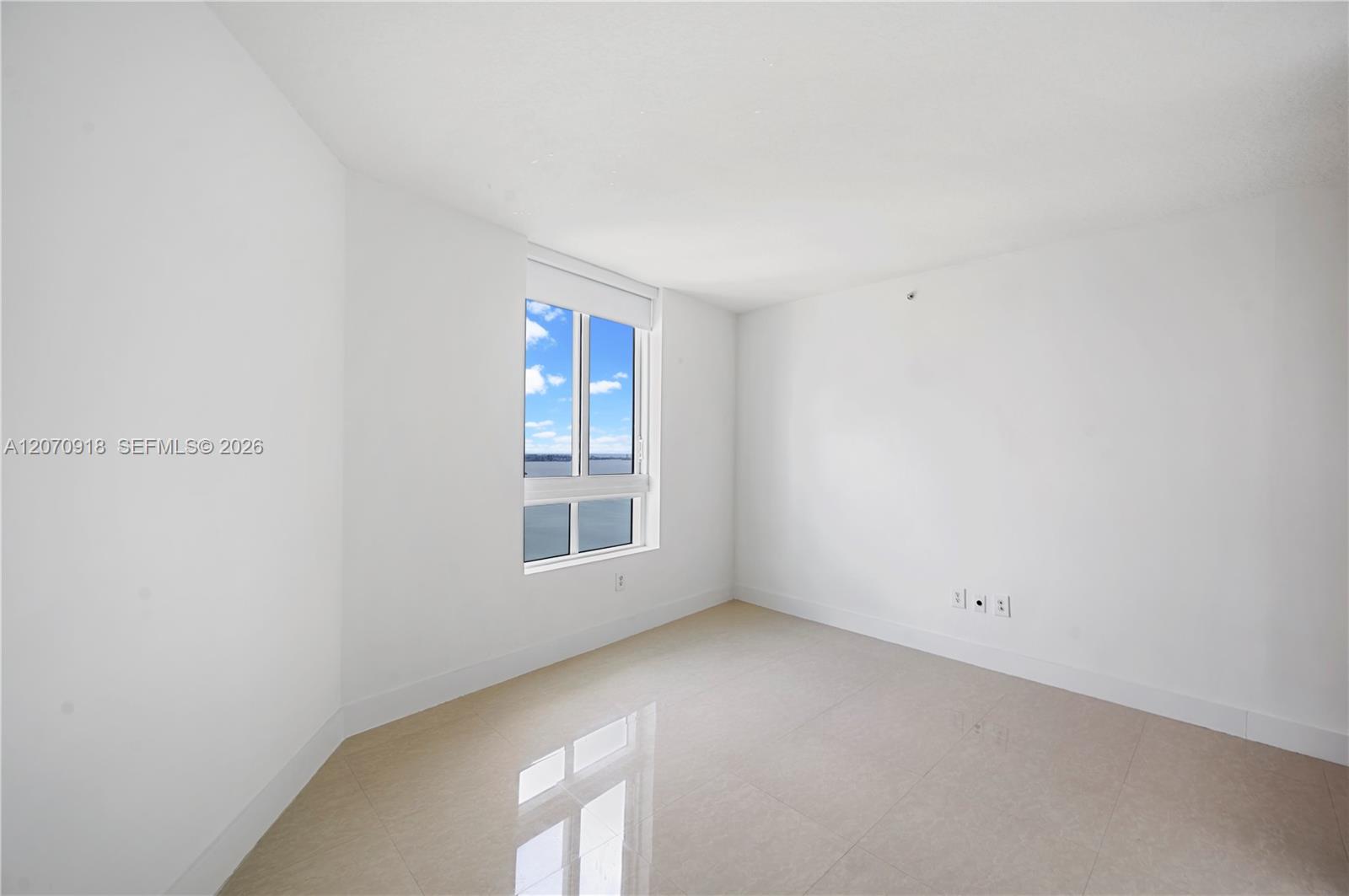 1900 N Bayshore Drive 4302 Property Photo 24