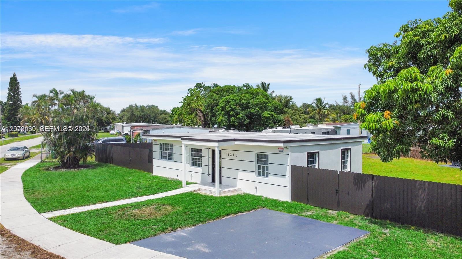A12070939 Property Photo 1