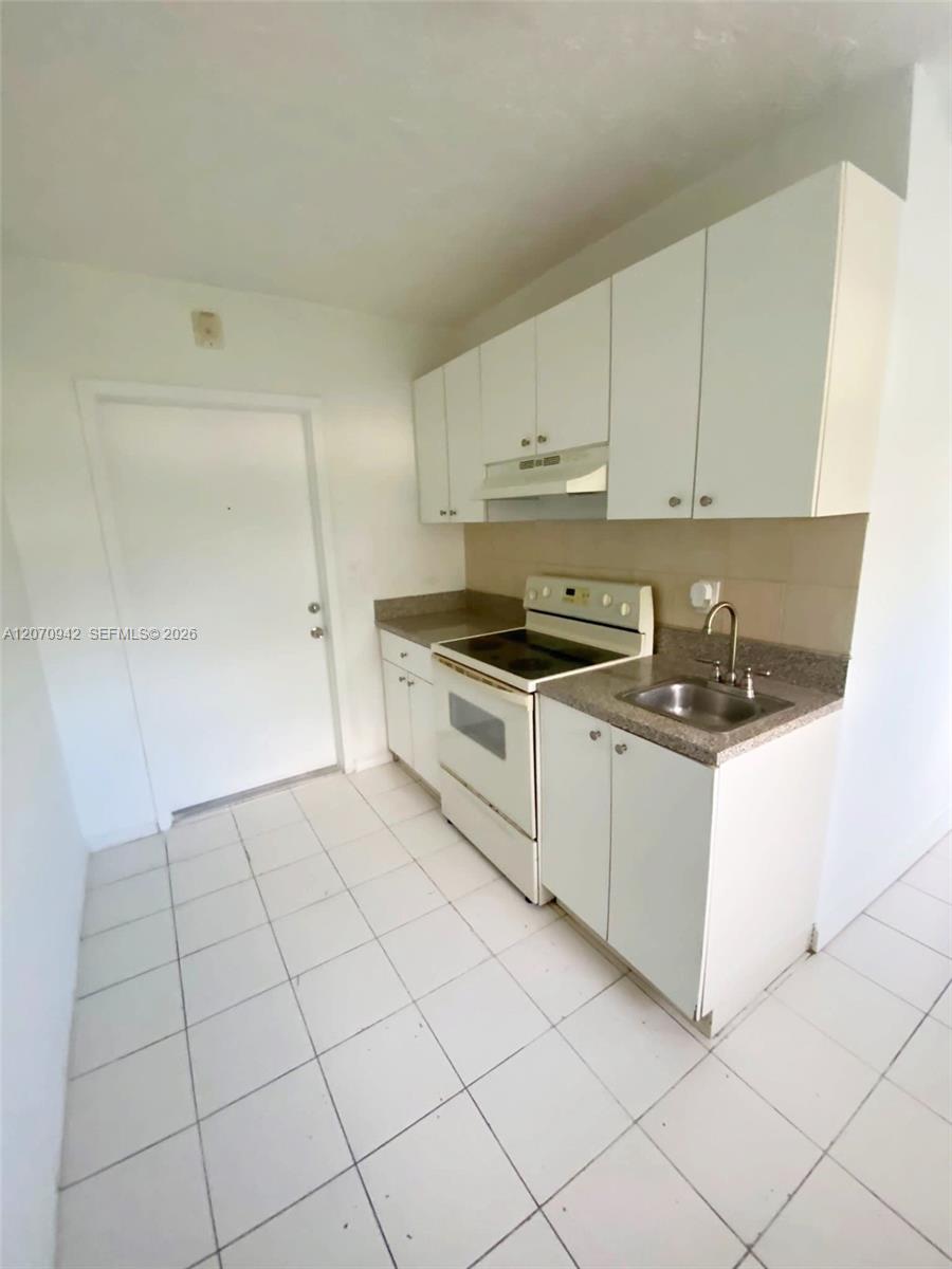 2612 Johnson Street 13 Property Photo 5