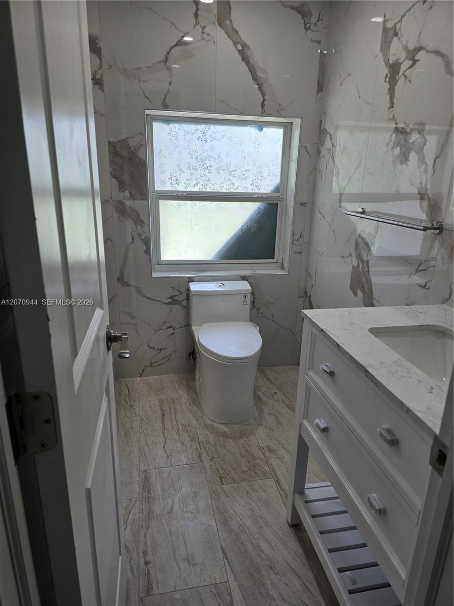 260 Ne 118th Terrace 262 Property Photo 2