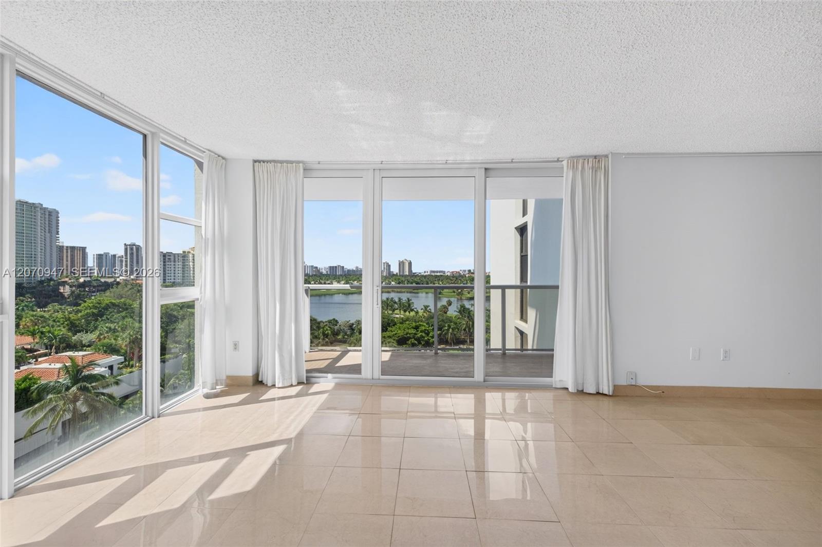 A12070947 Property Photo 3