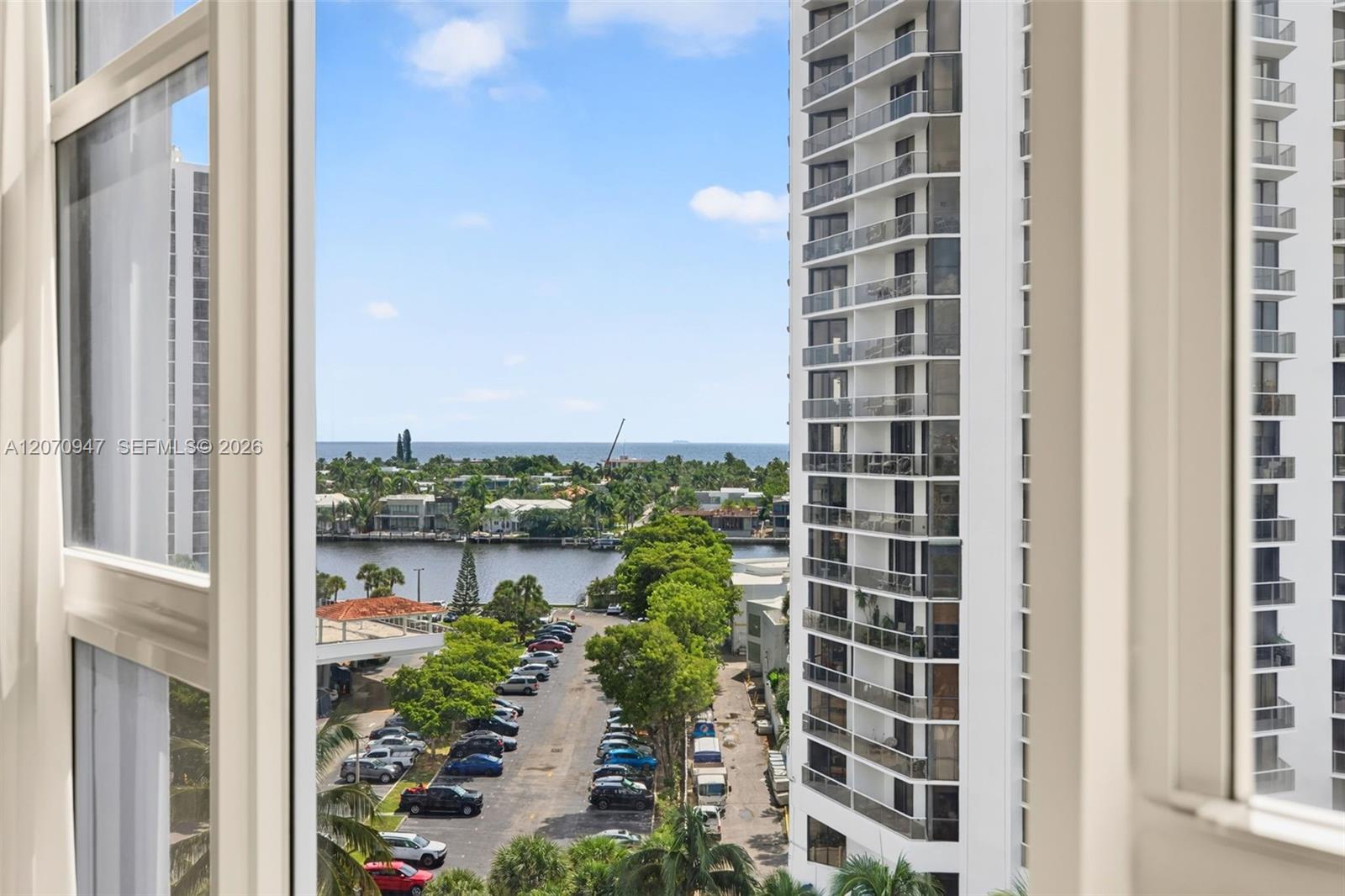 A12070947 Property Photo 10