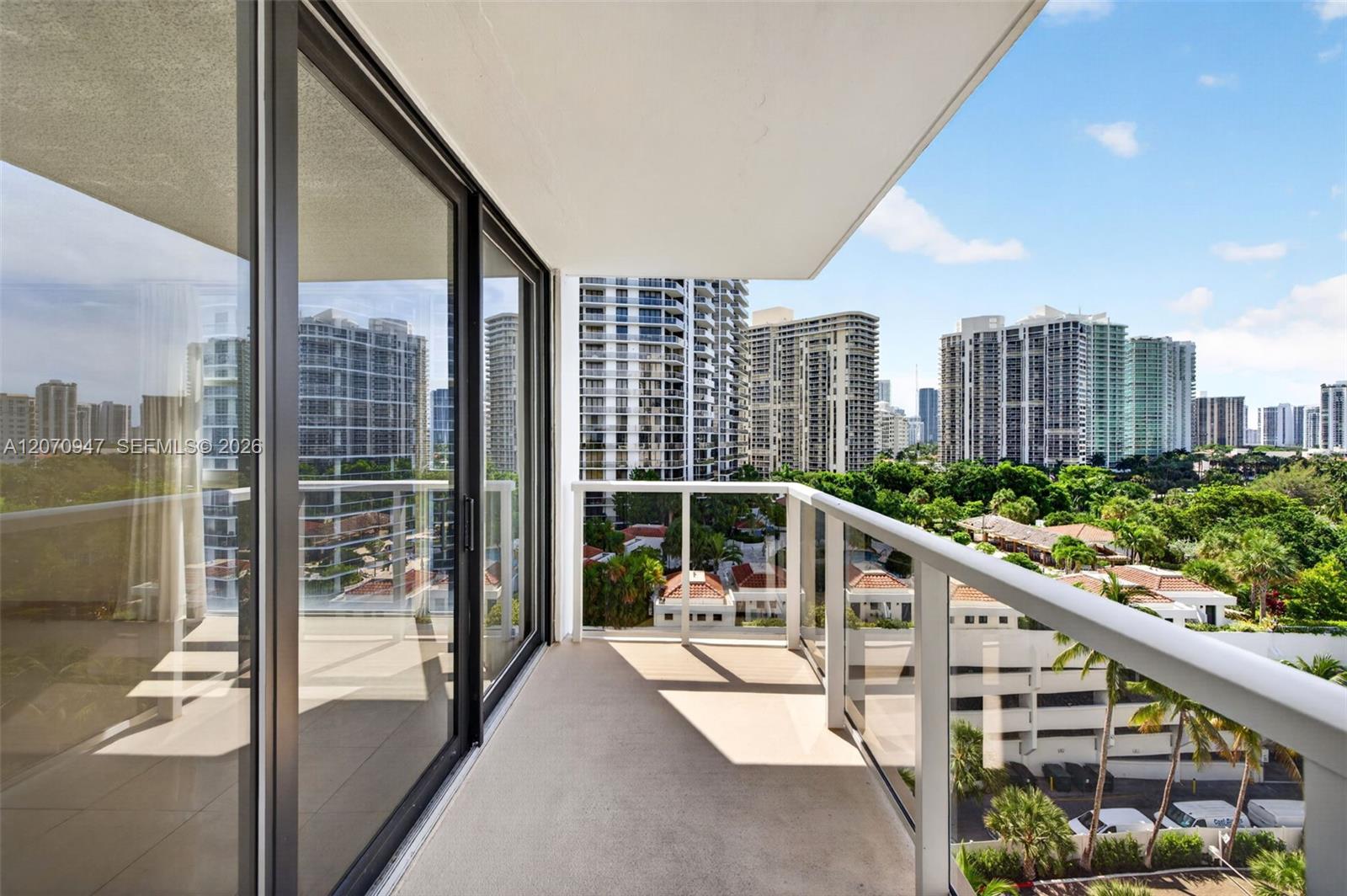 A12070947 Property Photo 11