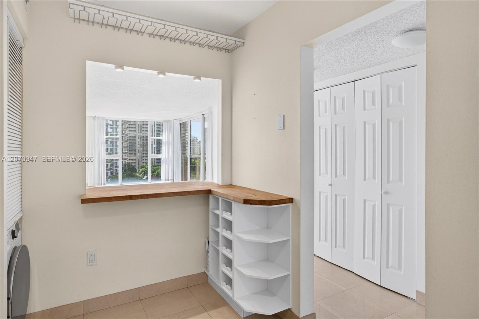 A12070947 Property Photo 16
