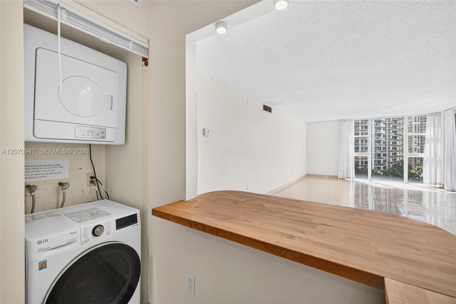 A12070947 Property Photo 17