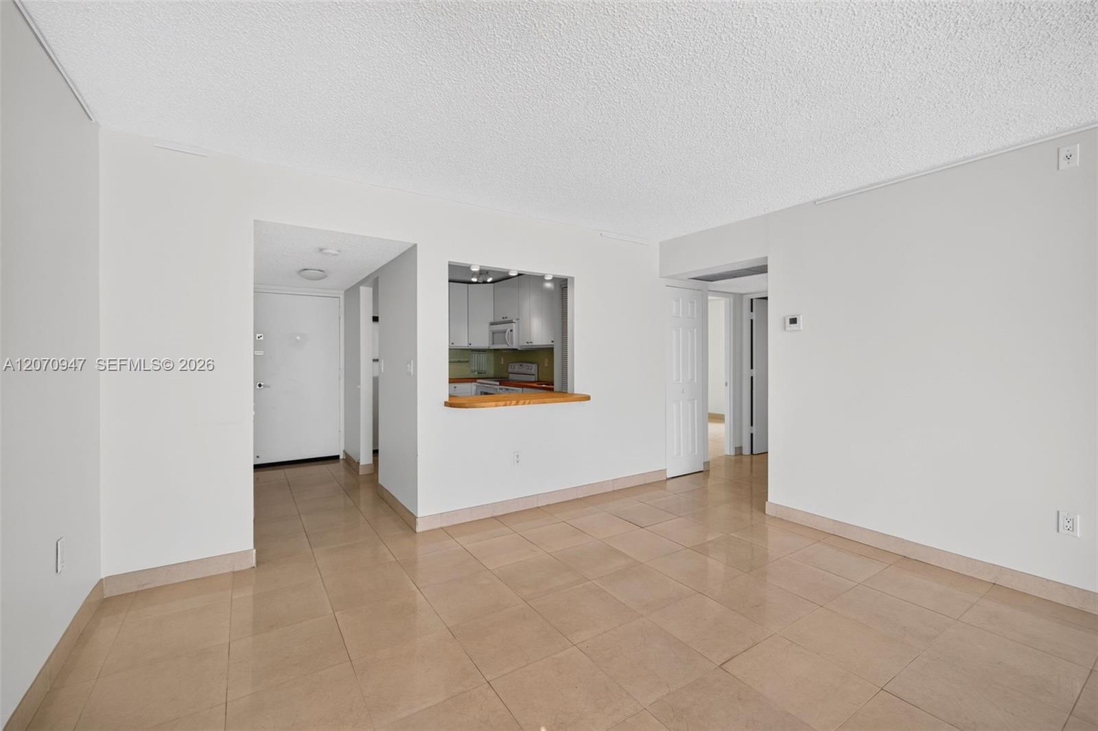 A12070947 Property Photo 18